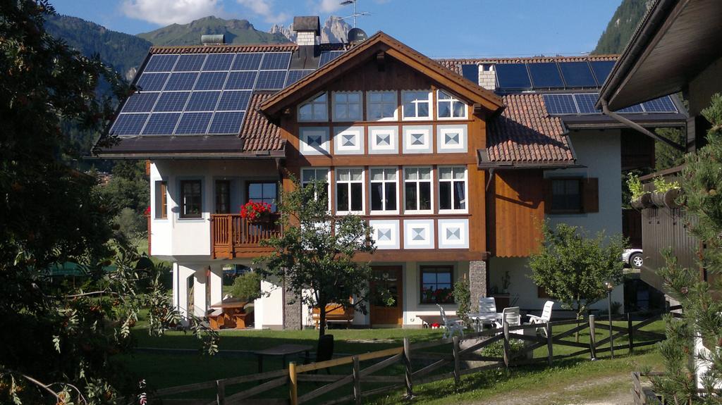 Casa Guido E Laura Apartment Pozza di Fassa Ngoại thất bức ảnh